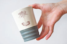 Charger l'image dans le visualiseur Gallery, 11-G Generosity Beer Tumbler