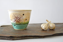 Load image into Gallery viewer, 21-H Hot Air Balloon Boat Garlic Keeper