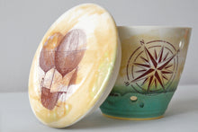 Load image into Gallery viewer, 21-H Hot Air Balloon Boat Garlic Keeper