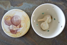 Load image into Gallery viewer, 21-H Hot Air Balloon Boat Garlic Keeper